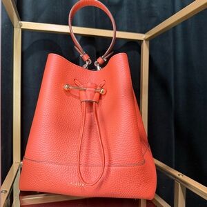 STRATHBERRY Lana Osette Bucket Bag MIDI (Orange Leather)